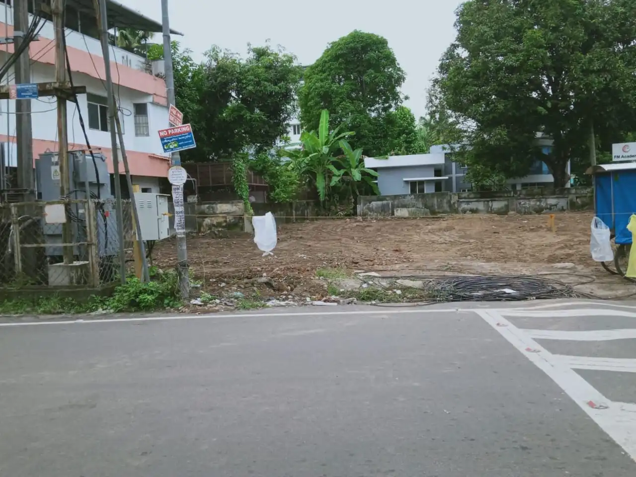 plots in kochi